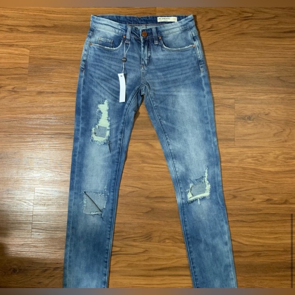 *NWT* Blank NYC Skinny Classique Mid-Rise Denim Distressed Jeans Size 24 - Picture 4 of 9